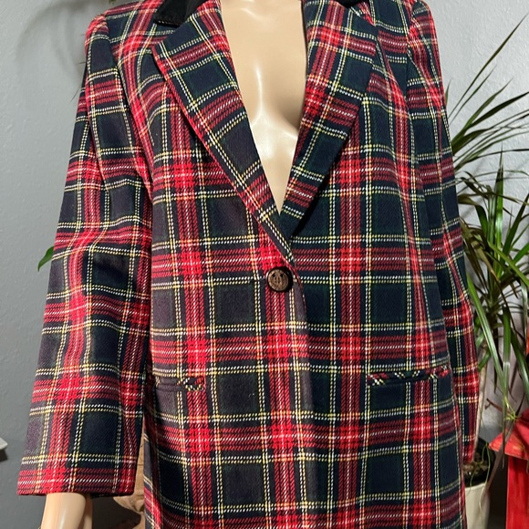 Black & red plaid blazer size 6P wool blend - Picture 3 of 9